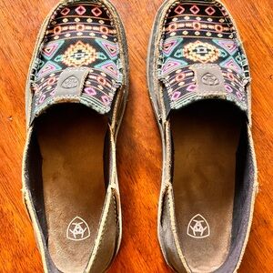 SOLD Ariat Cruiser Size 7